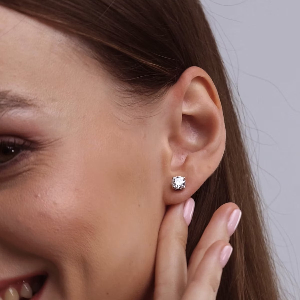 Round Near-Colorless (H-I) Moissanite Diamond Stud Earrings