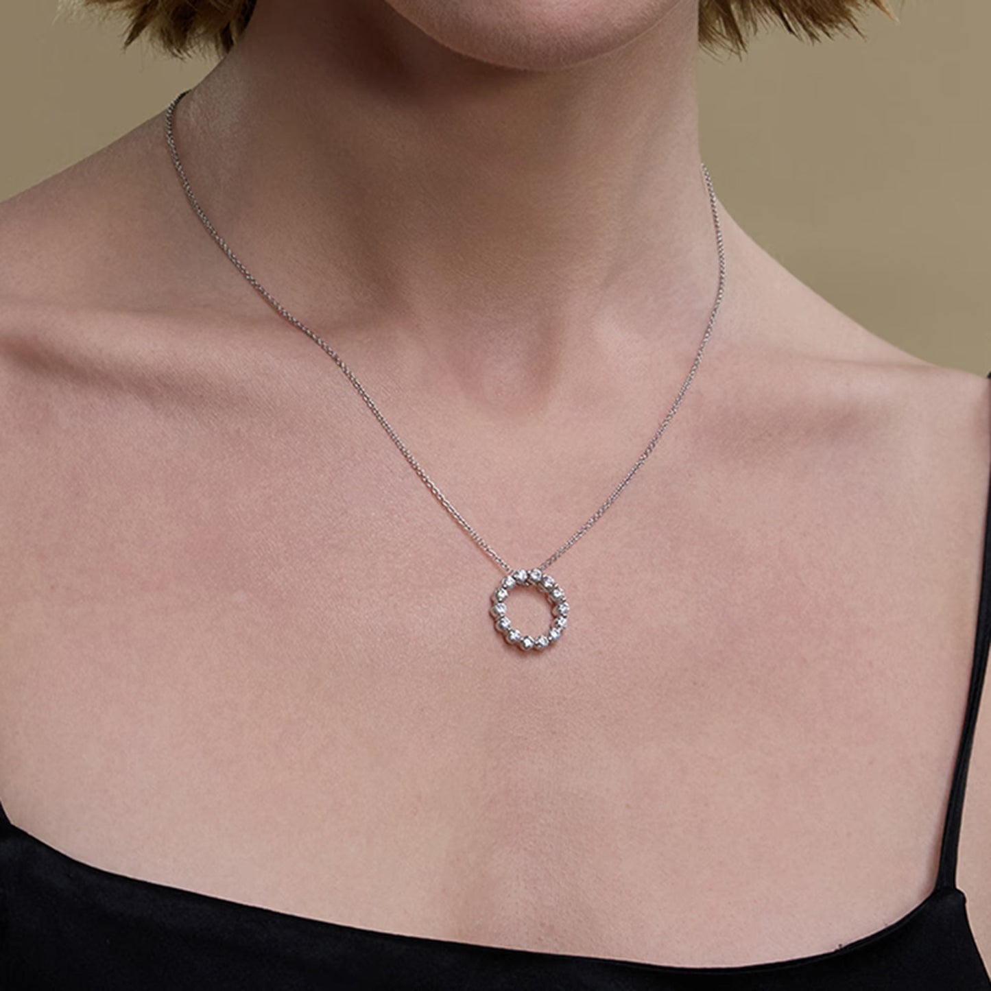 Round Moissanite Diamond Circle Fashion Pendant with Adjustable Chain